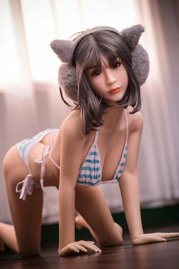 small chest sex doll